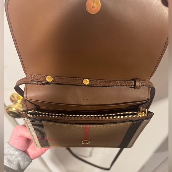 Burberry Hampshire cross body/shoulder bag - Picture 4 of 4